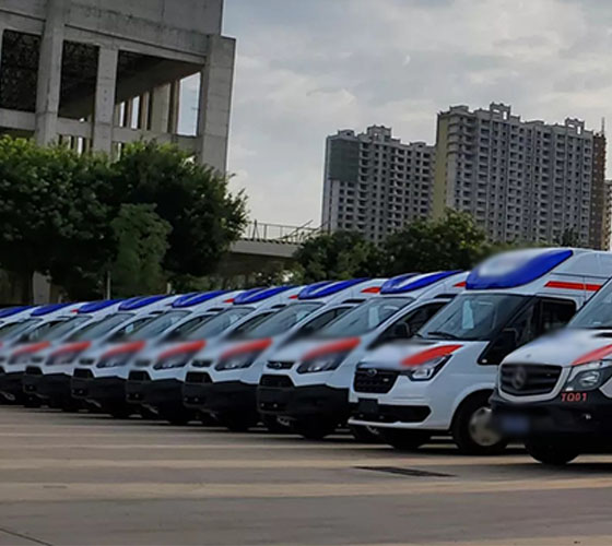 拉孜县服务车队展示